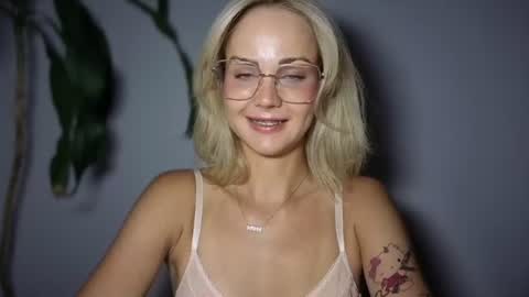Lexie online show from June 30, 10:19 pm