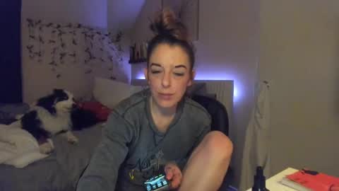 Hornystonerchick online show from February 21, 5:46 am