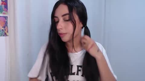   lia  online show from June 11, 2:33 am