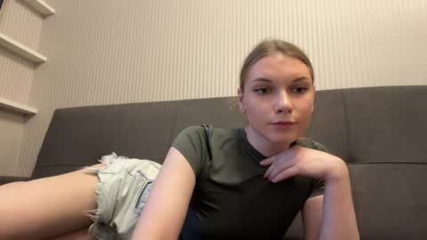 Julia  online show from August 1, 6:20 pm