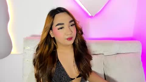 La  online show from July 25, 3:59 am