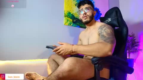 LIAM KLEIN online show from May 12, 4:05 pm