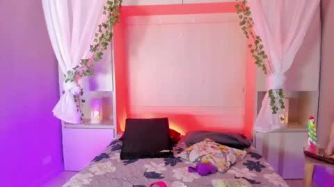         online show from May 16, 11:42 am