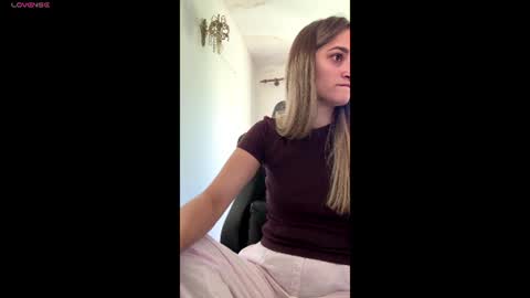 lillianleroy online show from June 29, 9:17 am