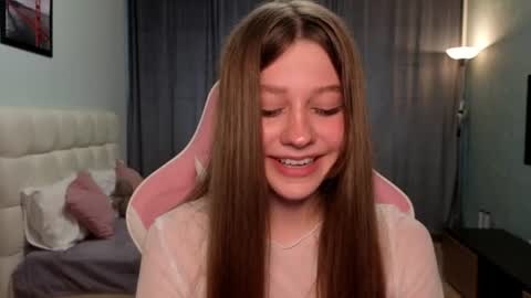 Lily online show from June 18, 8:53 am