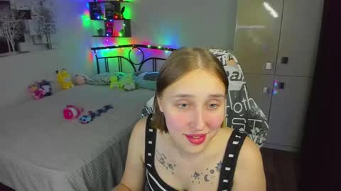 Lina online show from June 1, 9:16 pm