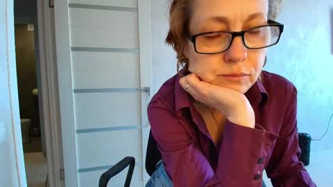 Liora Weiss online show from May 5, 7:14 am