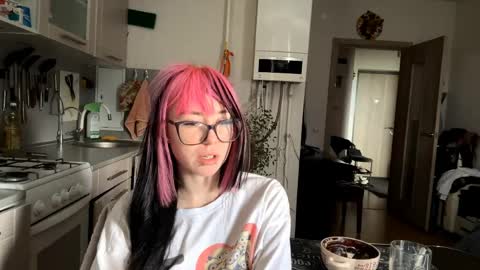 Aileen online show from May 31, 7:51 am