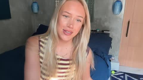 olivia online show from March 24, 1:11 am