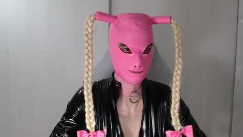    online show from June 19, 11:27 am
