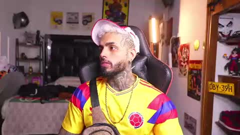 logan_hugh8 online show from July 5, 4:19 am