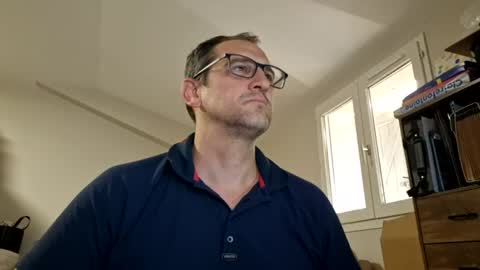 loic31 online show from July 10, 9:03 am