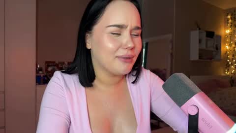 lola_razee online show from June 21, 2:40 am