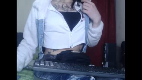 lorenitha online show from July 17, 1:51 am