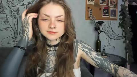 lostallice online show from May 19, 2:07 am