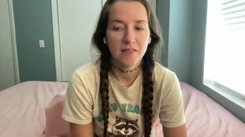 lothlori online show from July 10, 2:22 pm