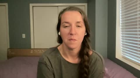 lothlori online show from May 17, 11:47 pm