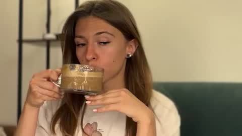 Kate only online show from July 8, 3:37 pm