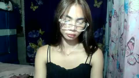 loving_rhean online show from June 13, 2:49 pm