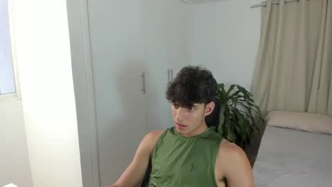 lucacosta19 online show from May 5, 9:09 pm