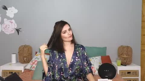 Lucy online show from June 4, 9:10 pm