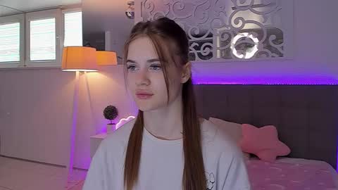 LuisaClover online show from May 23, 1:07 pm