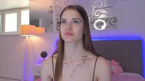 LuisaClover online show from May 18, 11:05 am