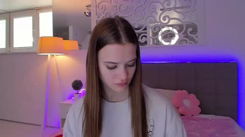 LuisaClover online show from May 9, 12:22 pm