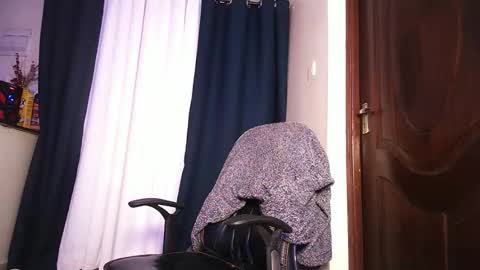 lulu_sparks1 online show from May 12, 8:56 am