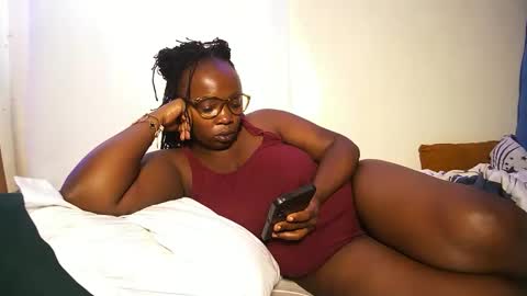lulu_sparks1 online show from May 8, 9:59 am