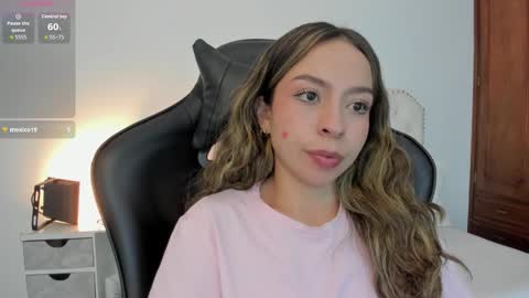 luluuberry online show from March 24, 8:48 pm