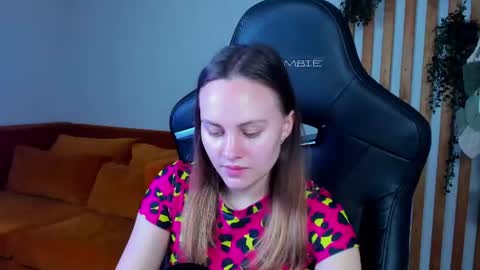 lumerisoren online show from June 15, 5:10 am