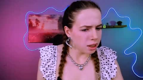 Sweet Lumi online show from May 31, 7:51 am