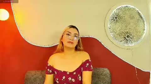 luna__velvet online show from June 11, 12:36 pm