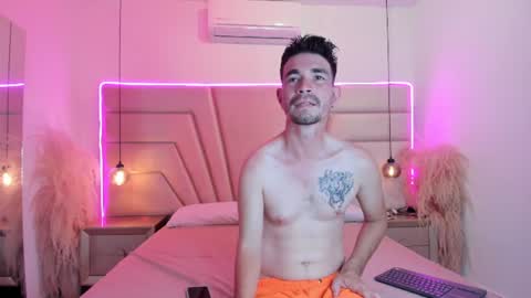 luna_and_axell online show from July 8, 11:46 am