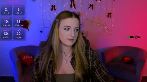 luna_berryy online show from May 12, 7:12 pm