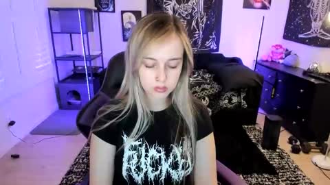 Luna online show from May 5, 11:21 pm