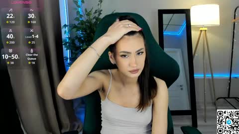 luna_mee online show from May 8, 1:55 am