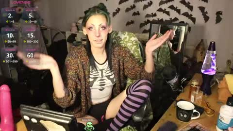 ..LunaSparkles. online show from May 25, 5:13 am