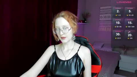 lunaterry online show from May 26, 8:09 am