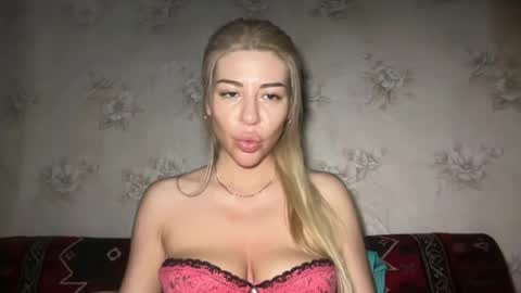 LuxSonyaStar online show from June 25, 9:20 pm