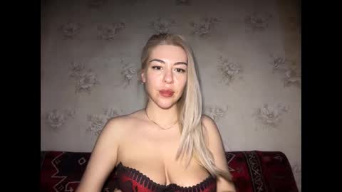 LuxSonyaStar online show from May 5, 8:47 pm