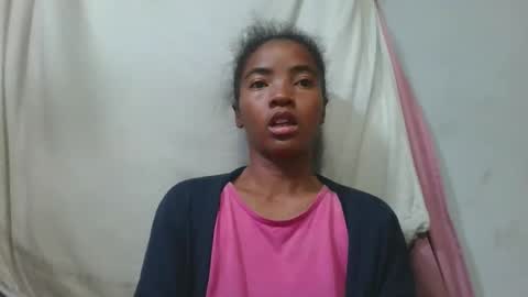lydie856696 online show from May 30, 2:54 am