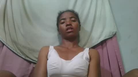 lydie856696 online show from May 7, 4:52 am