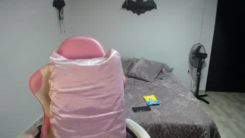 Luciana online show from July 2, 11:59 am