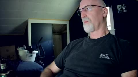 mac8181 online show from August 1, 10:50 am