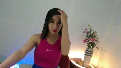 madalina1992 online show from February 12, 10:26 pm