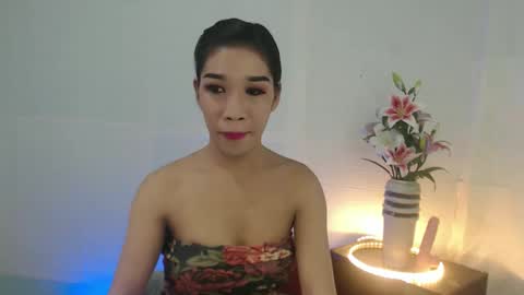 madalina1992 online show from February 9, 10:21 pm