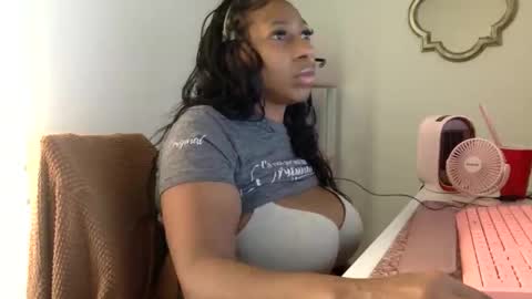 madam_glam online show from May 12, 5:22 pm
