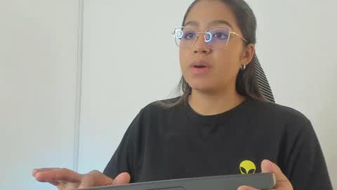 madelayn_torres online show from June 13, 11:09 am